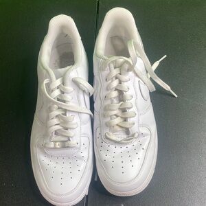Classic White Men's Sneakers